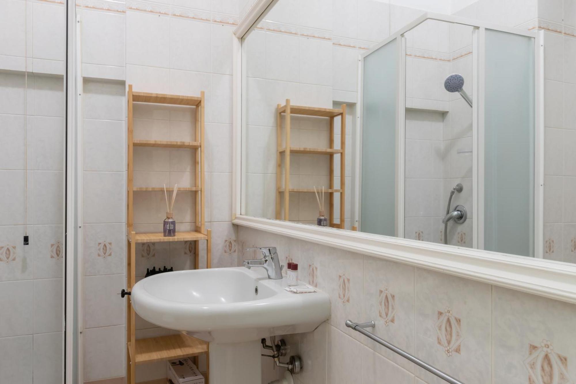 Sanzio City Escape - 15Min From Duomo Apartment มิลาน ภายนอก รูปภาพ