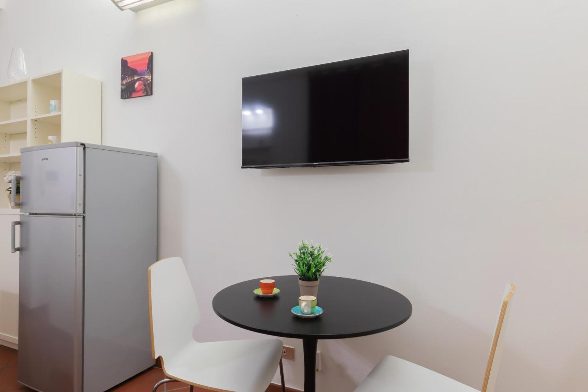 Sanzio City Escape - 15Min From Duomo Apartment มิลาน ภายนอก รูปภาพ